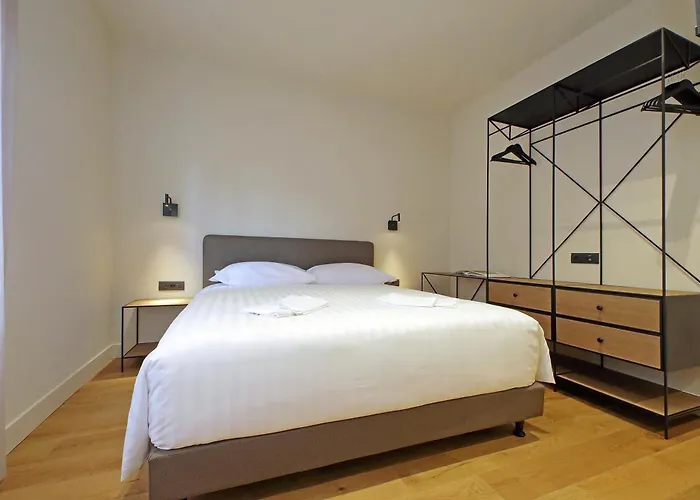 The Place Gallia - New San Giovanni- Self Check-in -near Metro 4*