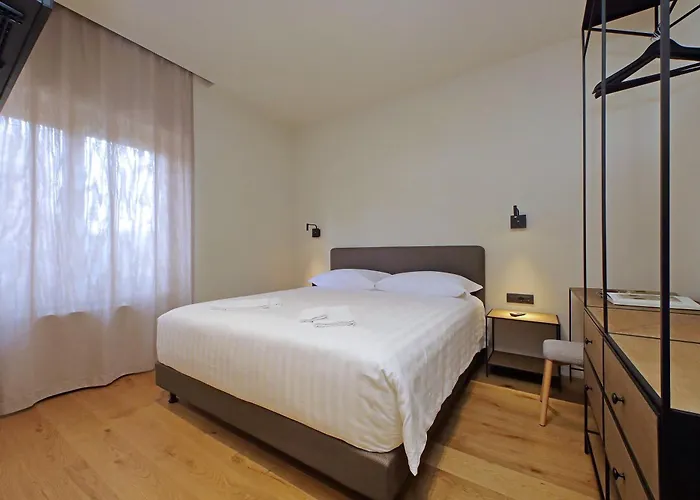 The Place Gallia - New San Giovanni- Self Check-in -near Metro 4* רומא